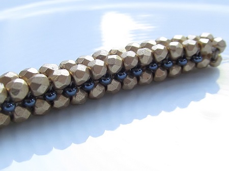 tubular herringbone stitch in fire-polished beads